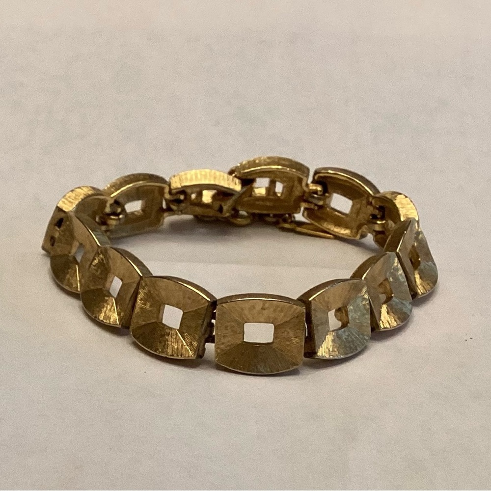 Vintage Monet goldtone bracelet with safety chain. 7”.